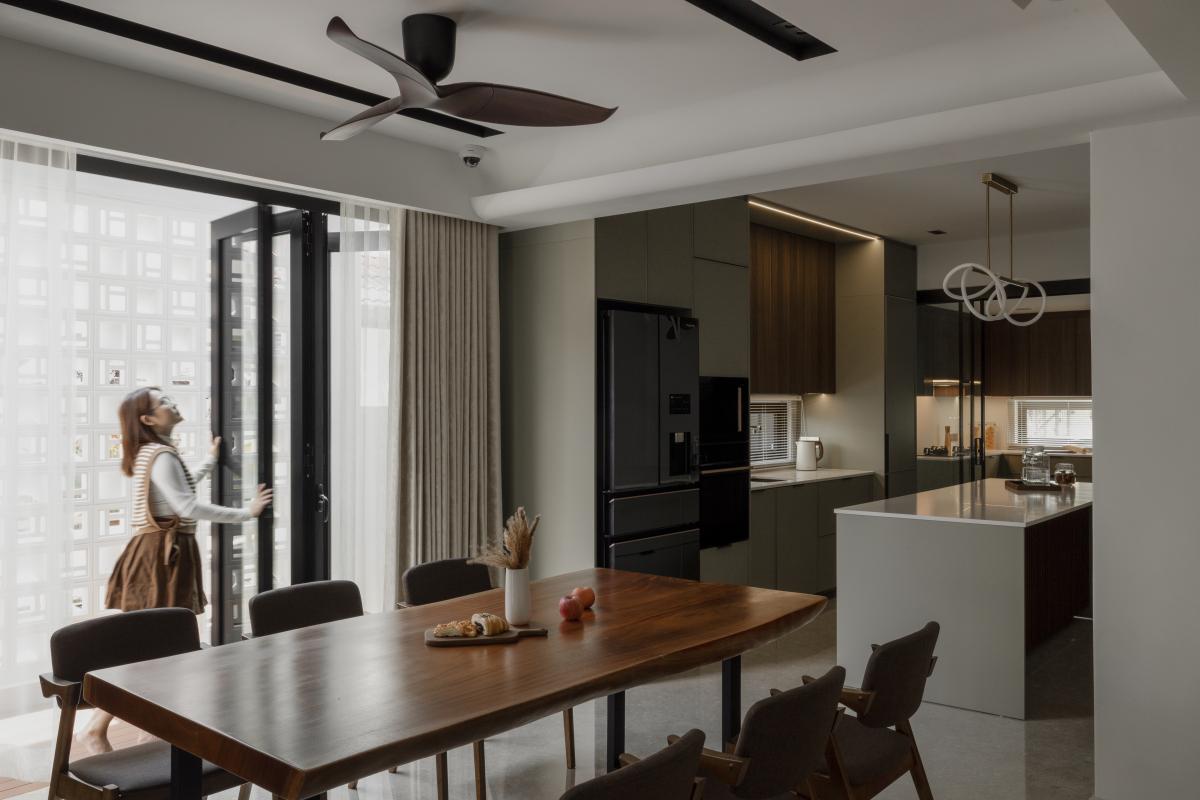 Graceful Chic, Modern Contemporary